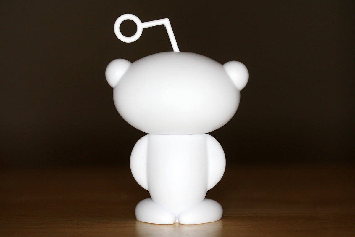 REVIEW: reddit’s Snoo | Plastic and Plush