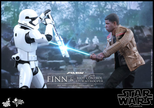 Star Wars: The Force Awakens – Finn and First Order Riot Control Stormtrooper Set