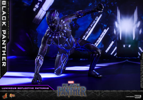 Hot Toys: 1/6th scale Black Panther